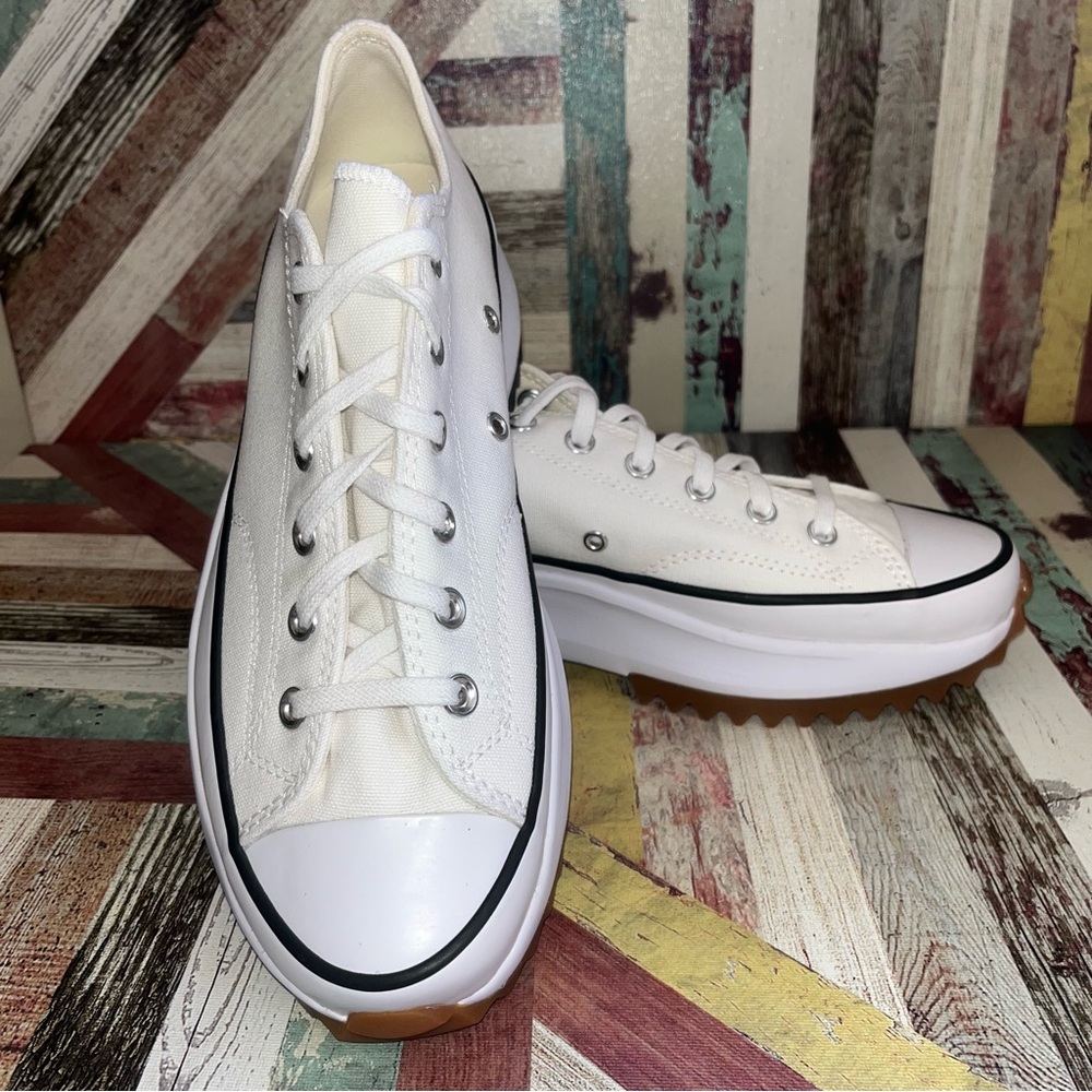Converse Run Star Hike Lo Platform Sneaker NWOT Women’s White/Black/Gum SZ 9.5